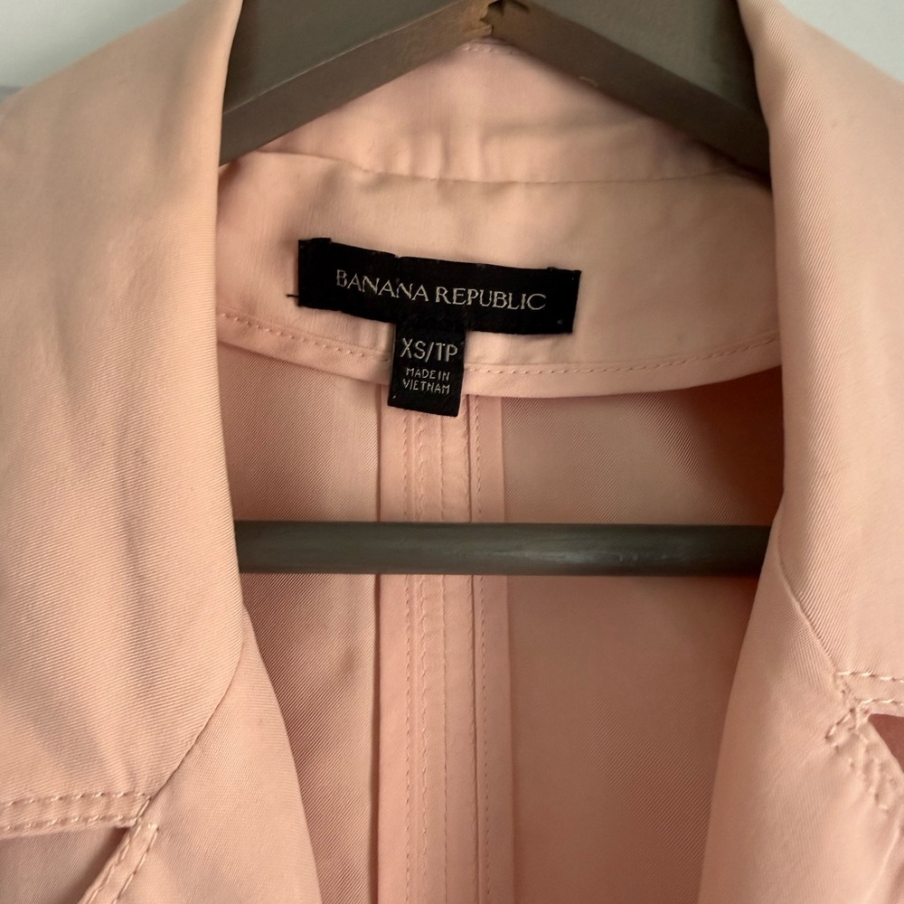 Banana Republic Soft Pink Tie-Waist Peplum Trench - Picture 2 of 4